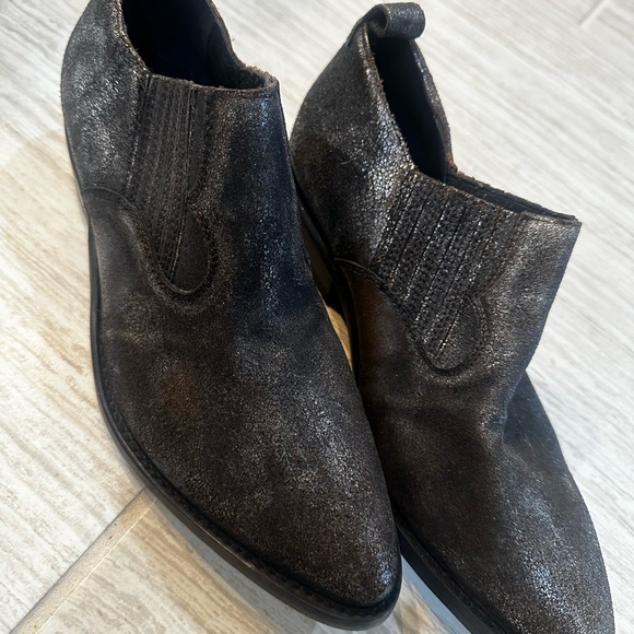 NWOT women’s Frye bootie metallic, distressed cowboy boots     size 9 5 - Picture 11 of 13